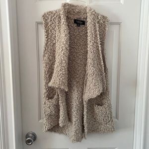 Soft vest with pockets